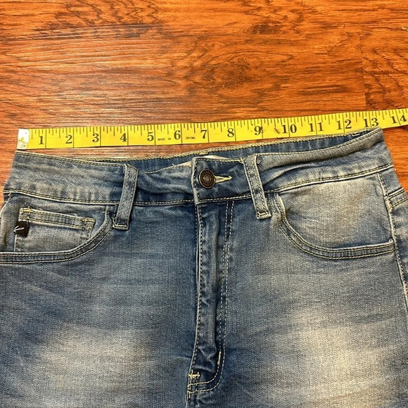 KanCan High Rise Distressed Denim Shorts Size 9 - Picture 8 of 10
